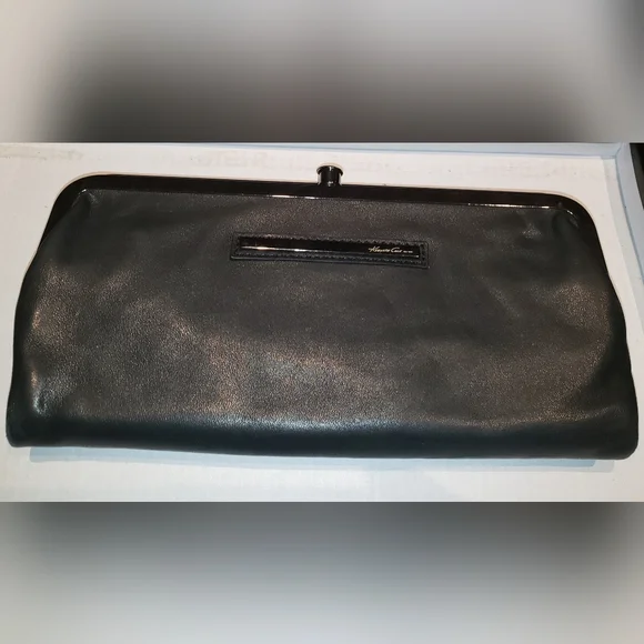 Kenneth Cole Black lambskin Leather Double kiss lock magnet multiple slits purse - Picture 12 of 14